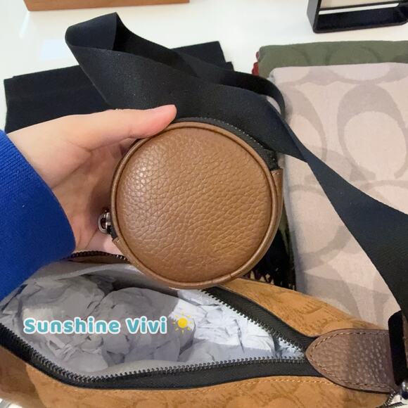 NWT Coach Small Finn Crossbody Bag Pouch Signature Suede Caramel Sable CCG16 - Picture 6 of 7